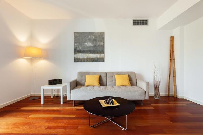 The Collection Barcelona - Plaça Catalunya Modern 2bedroom with balcony - Bed and Breakfast Barcelona