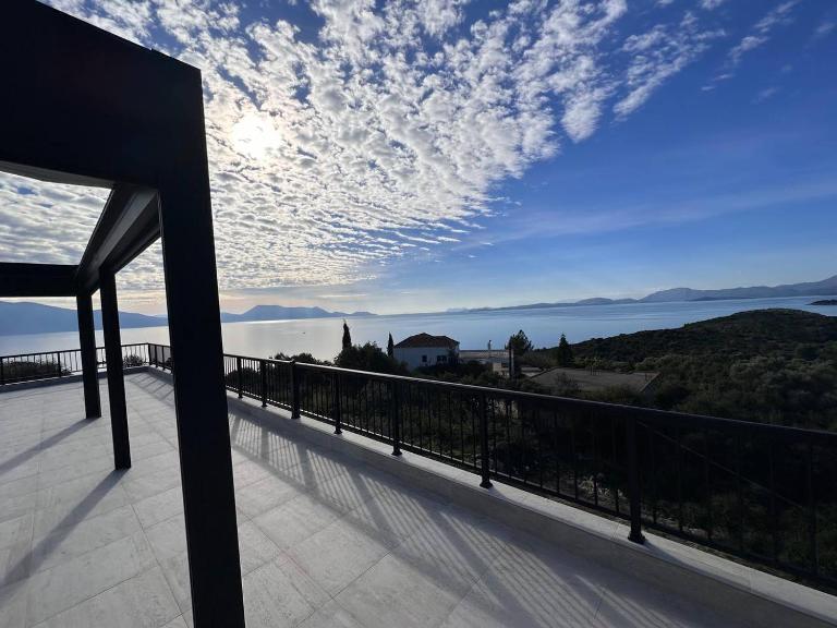 Amazing Villa By The Sea - Bed and Breakfast Pálairos