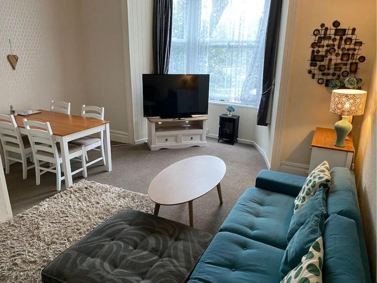 Spacious 1 Bedroom Apartment near Seafront - Bed and Breakfast Penzance