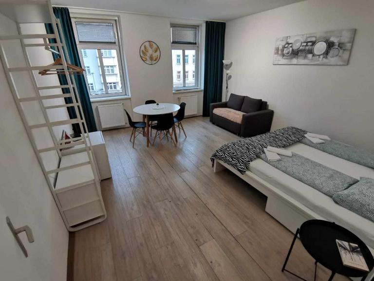 Central Apartment metro 1 min. - Ferienwohnung Wien