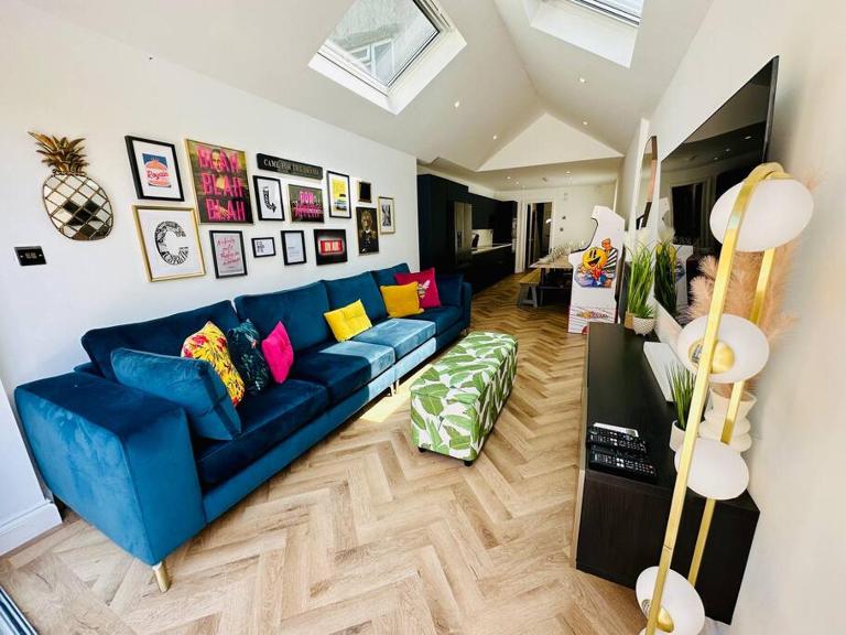 Social Central - No 1 for large groups - Ferienwohnung Cardiff
