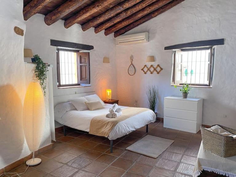 CasaBenadalid. Casa rural con piscina. - B&B Benadalid
