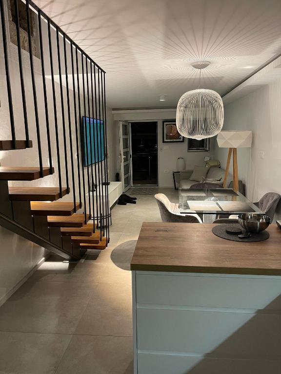 Lux Beach House M - B&B Pržno