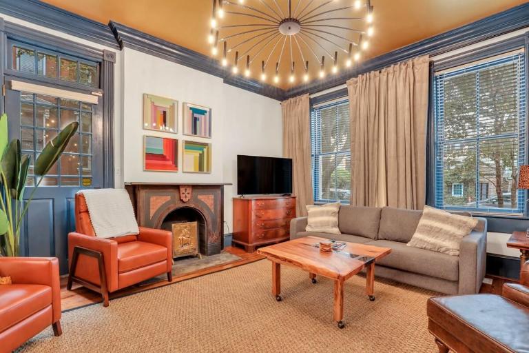 The Palm House-Downtown Private Patio Luxury Home - Chambres d'hôtes Savannah