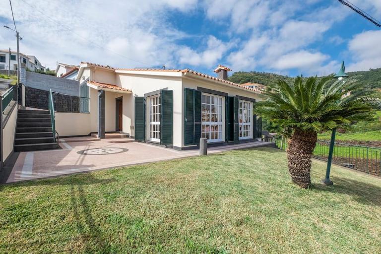 Vivenda Alves by GALMI - B&B Gaula