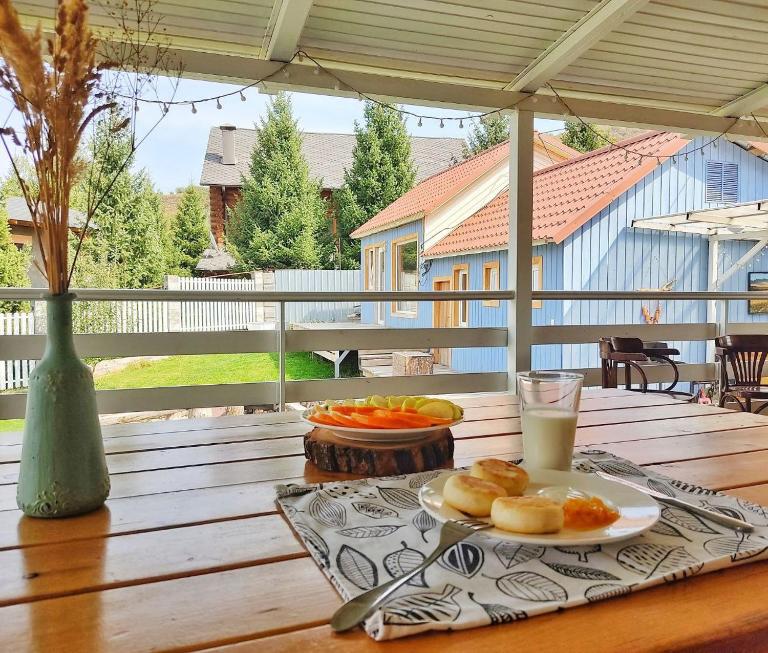 HYGGE HOME уютный коттедж с террасой и баней для проживания нескольких семей - B&B Beskaynar