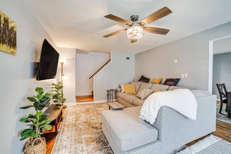 Penn Hills Home ~ 11 Mi to Pittsburgh - B&B Churchill Valley