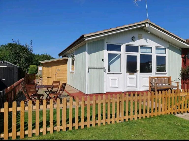 The Salty Sea Dog - Dog friendly and 2 minutes walk to the beautiful, golden beach - Ferienwohnung Bridlington