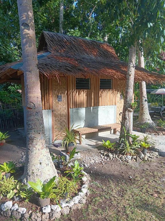 Elvira's Homestay - B&B Lo-oc