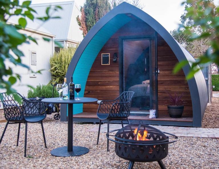 Jen's Garden Pods - B&B Griffith