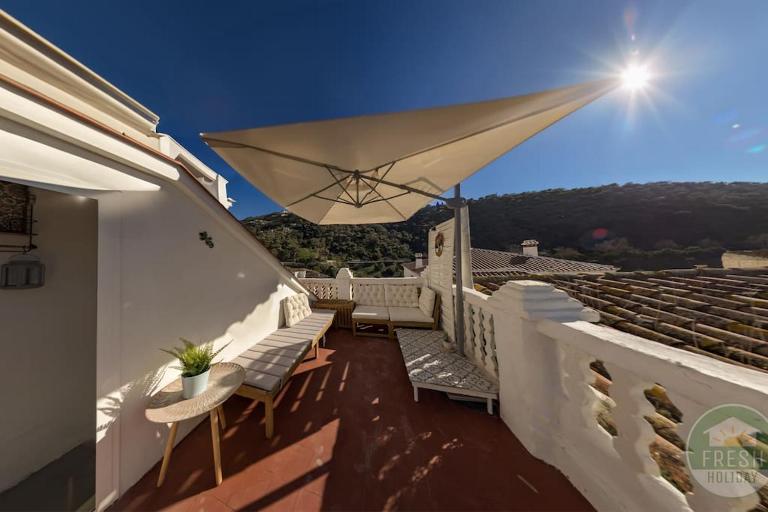Sayalonga Studio | Terrace & Fast WiFi - B&B Sayalonga