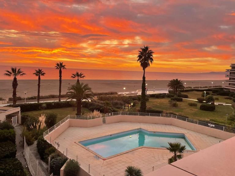 Bel appartement vue mer accès direct plage, wifi fibre gratuit - Bed and Breakfast Canet-en-Roussillon