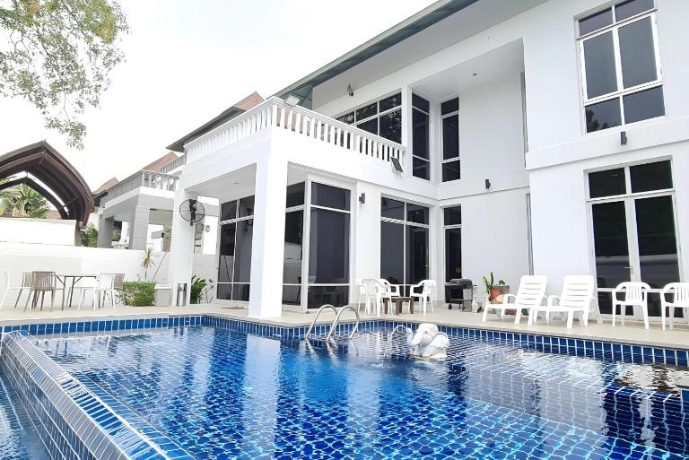 BM Pool Villa Pattaya - B&B Ban Na Chom Thian