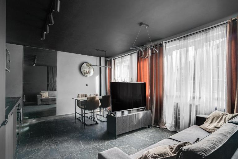BLACKNIGHT Apartment - Self Check-In 24h - Bed and Breakfast Wrocław