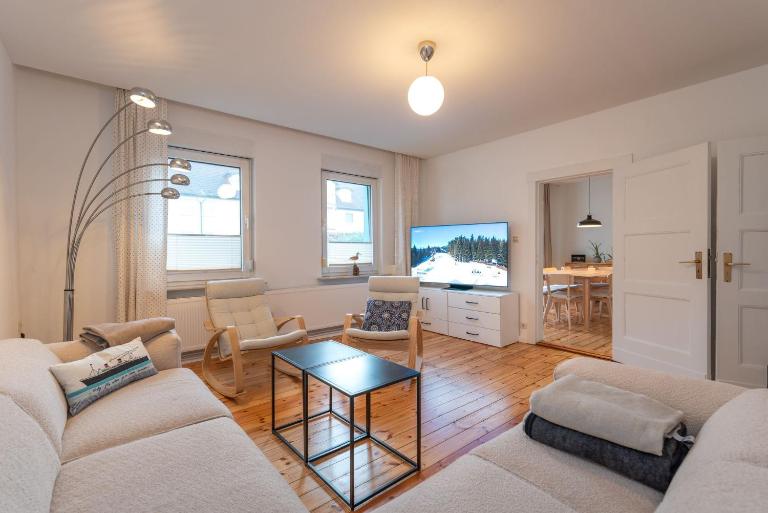 Ferienhaus Maria 6 Schlafzimmer & Sauna - B&B Koserow