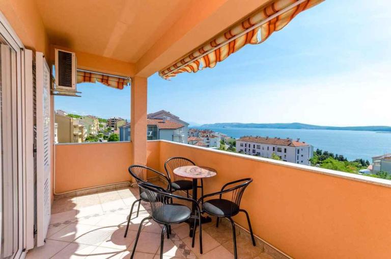 Apartment in Crikvenica 39220 - Bed and Breakfast Crikvenica