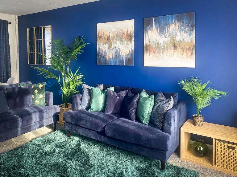 Phoenix House - 2 Double Bedroom House - Business and Corporate Travellers - B&B Luton