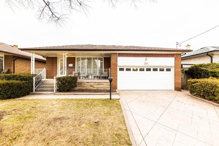 Matilda’s Luxury House - B&B Mississauga