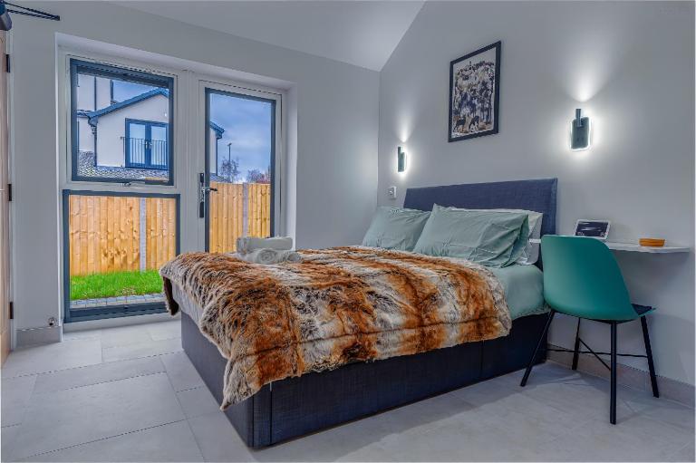 Cosy single storey bungalow with garden, parking - B&B Bristol
