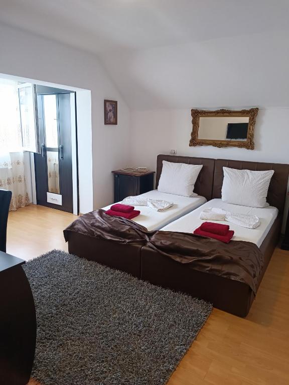 Family Pension - B&B Arad