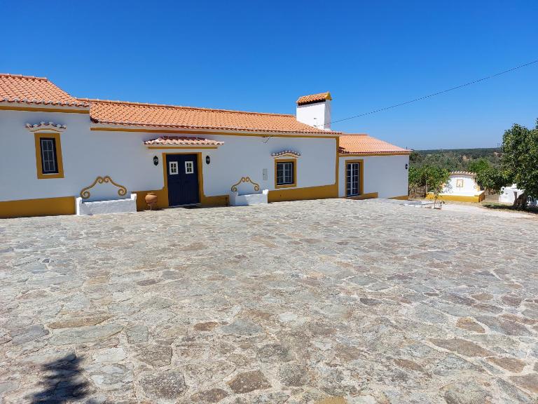 Monte Santiago - B&B Fronteira