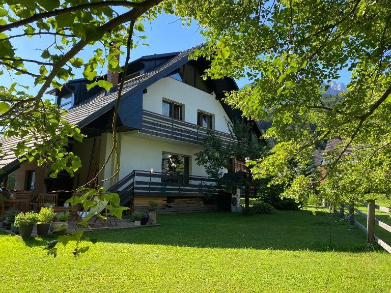 Apartment Židana marela - Attic with a View - B&B Kranjska Gora