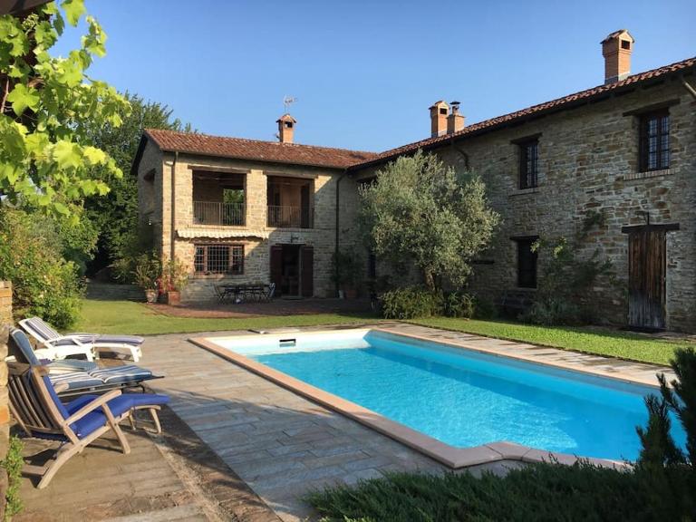Villa Natura Piemonte with pool - B&B Castino