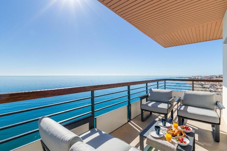 SANTA CLARA Modern & Exclusive Seafront Apartment - B&B Torremolinos