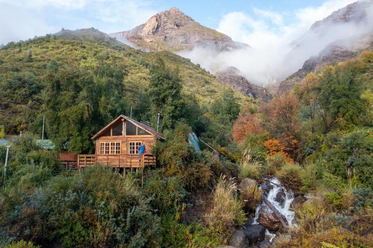 Parque Guaiquivilo, Cabañas de montaña con tinaja privada - Bed and Breakfast Colbún