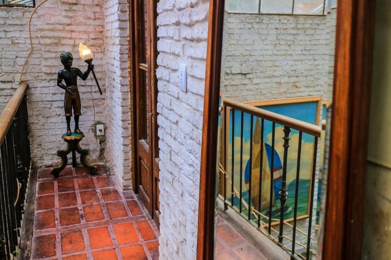 Galeón Nouveau (Apt 04). Terrace in The Oldtown - B&B Montevideo