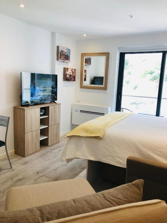CP High floor luxury studio sleeps 3 - B&B Gibilterra