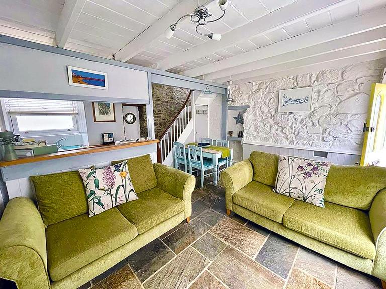 A Cosy Period Family Cottage in St Ives Town, sleeps 4, pet friendly - B&B St Ives
