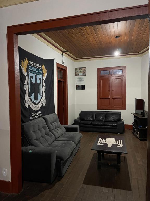Quarto inteiro, próx ao Centro - República Saideira - B&B Ouro Preto