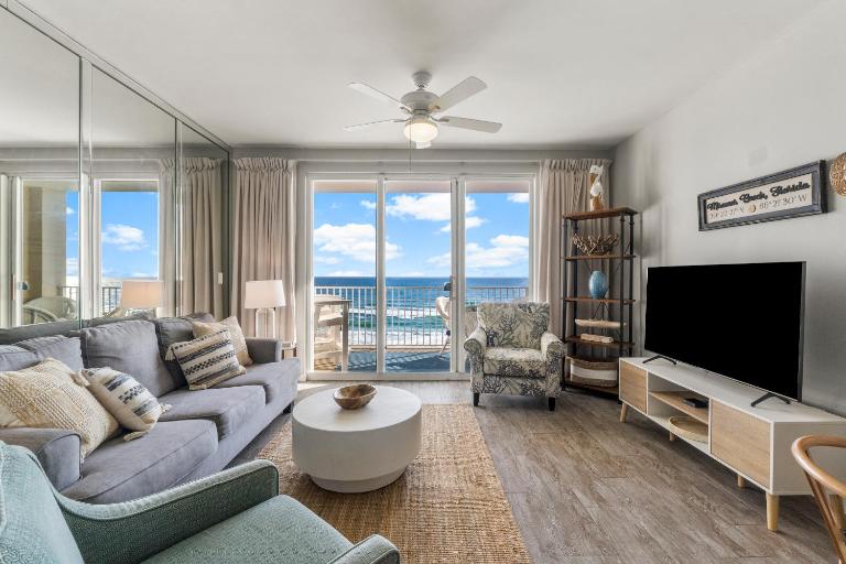 Majestic Sun Beach Resort by Panhandle Getaways - B&B Destin