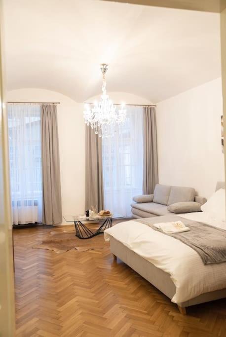 Cozy flat by Wenceslas Square! - B&B Praga