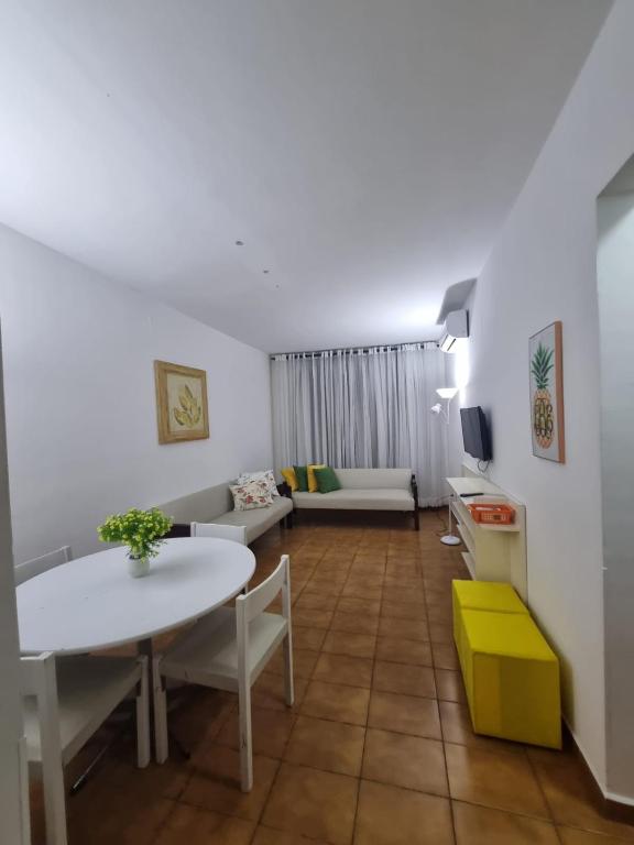 Apto Kampala a 50mt da praia de Pitangueiras - Localização privilegiada no coração do Guarujá 1 minuto da praia! - B&B Guarujá