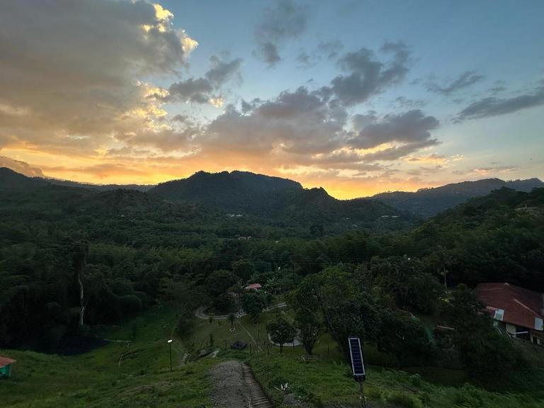 Mágica cabaña en la montaña en la Vega - Chambres d'hôtes La Vega