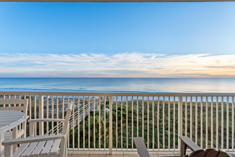 Gulfside 402 - True Luxury BEACHFRONT at Destin West - Best View in the Resort! - Chambres d'hôtes Fort Walton Beach