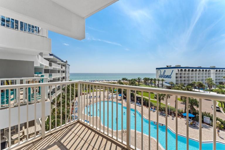 Destin West Gulfside 510 - Amazing Beach Views - Beach Service - Chambres d'hôtes Fort Walton Beach