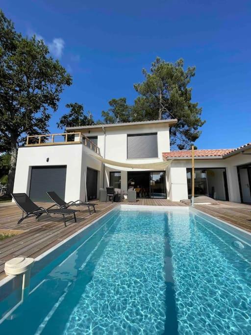 Villa confort piscine chauffée*/10KM CONTIS Plage - B&B Lit-et-Mixe