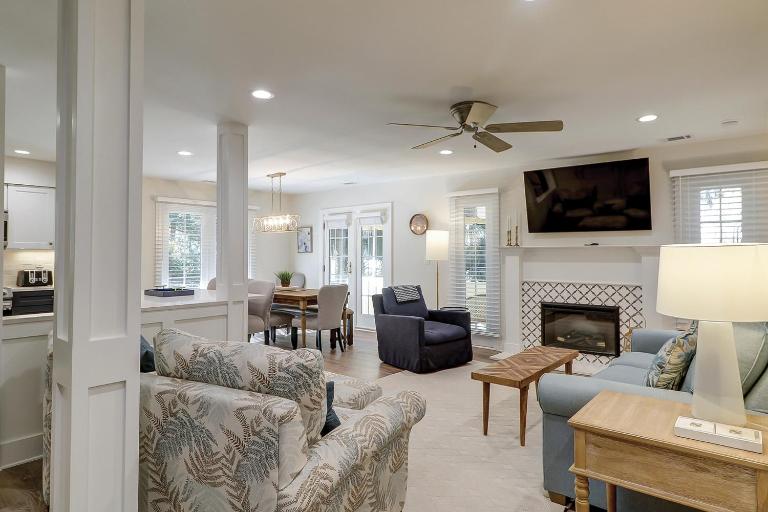 Evian 141 - B&B Hilton Head