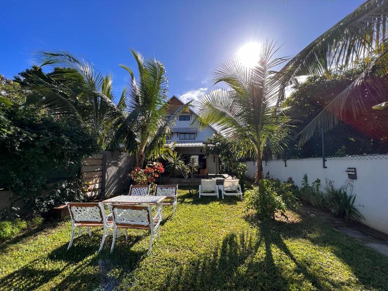 Tropical 3-bedrooms Coastal Residence Creolia - B&B Grand Baie