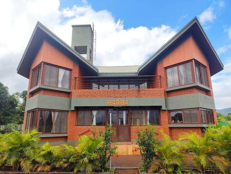Sadashiv Bungalow - Kudje,3BHK with swimming pool - B&B Pune