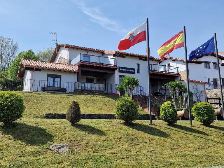 Apartamentos Viñas - B&B Santillana
