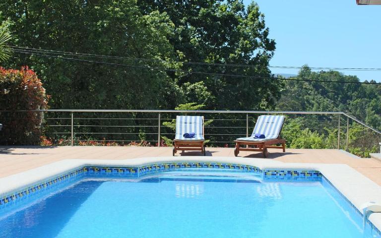 Exclusiva casa con piscina en Gondomar - Chambres d'hôtes Gondomar