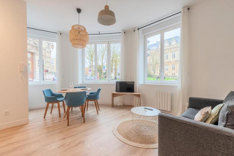 One bedroom apartment with parking, city center - B&B Tourcoing