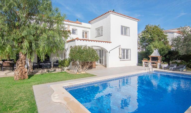 Alquiler Villa en la Playa de Cambrils para 10 personas con AC, parking y WIFI - B&B Cambrils