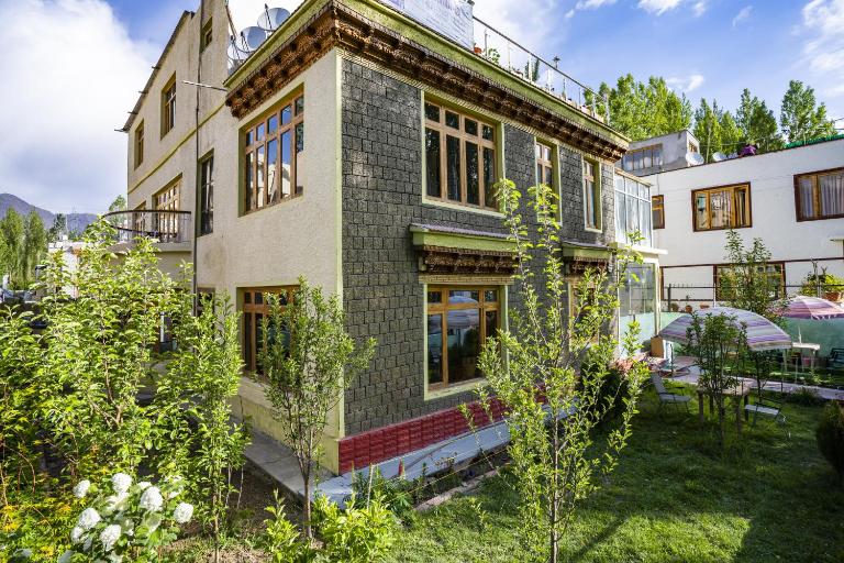 Rainbow Holiday Home - B&B Leh