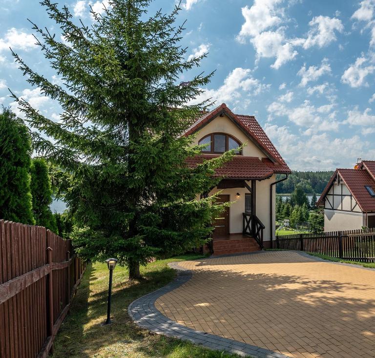 Dom nad jeziorem Morenowe Wzgórze - Bed and Breakfast Płociczno