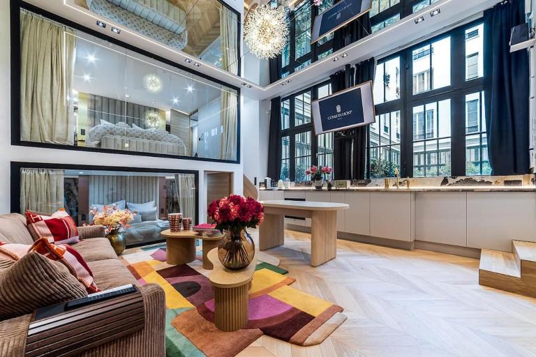 B Luxe Triplex, Cinema Near Place des Vosges AC - B&B Parigi